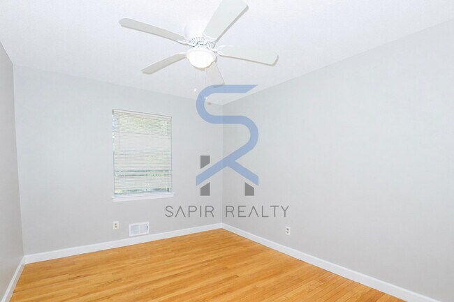 Building Photo - Peaceful Suburban Living Awaits – 3BR/1.5BA Home