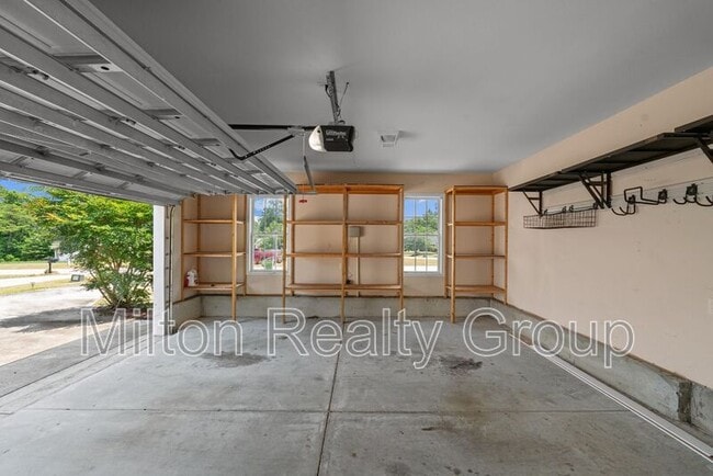 Building Photo - 11 Sawtooth Oak Cir