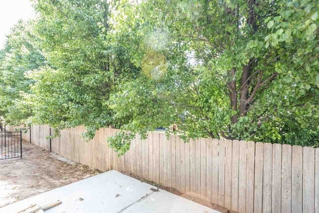 Building Photo - 8441 W 37th Ct N