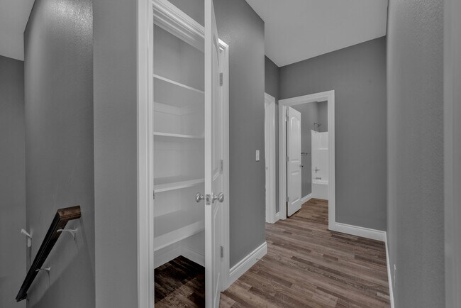 Building Photo - 3011 E 12th St