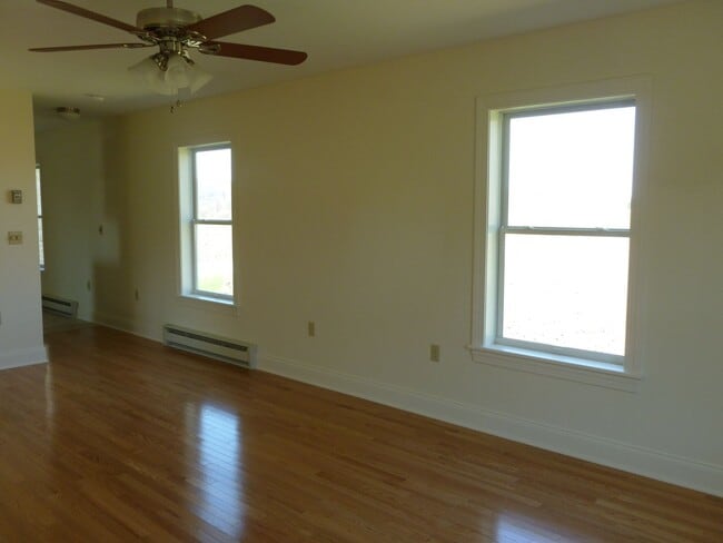 Building Photo - Big Stuff House