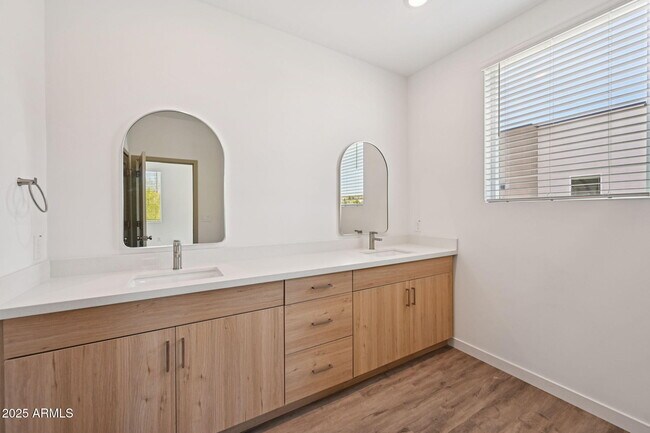 Building Photo - 2116 JENNIFER LYNN Way