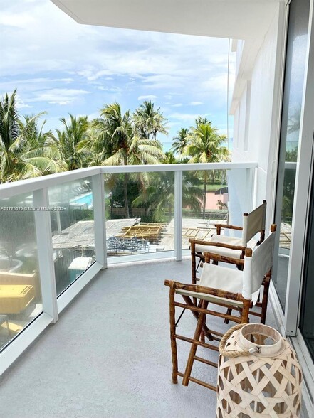 Building Photo - 2401 Collins Ave