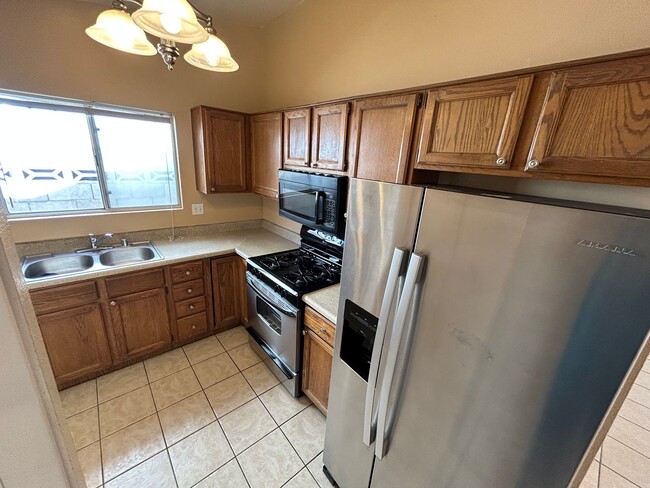 Building Photo - Beautiful single story- 3Bed/2Bath home lo...