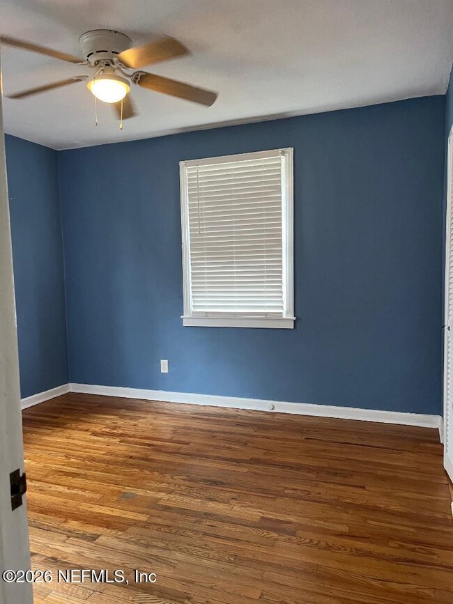 Building Photo - 1337 Menna St