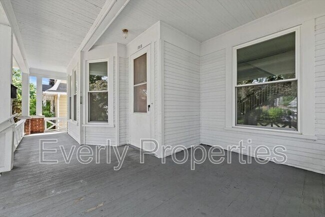 Building Photo - 1818 College Ave