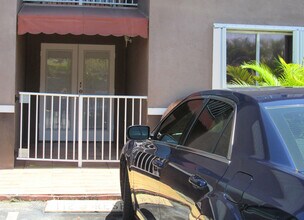 Building Photo - 2925 W 80th St