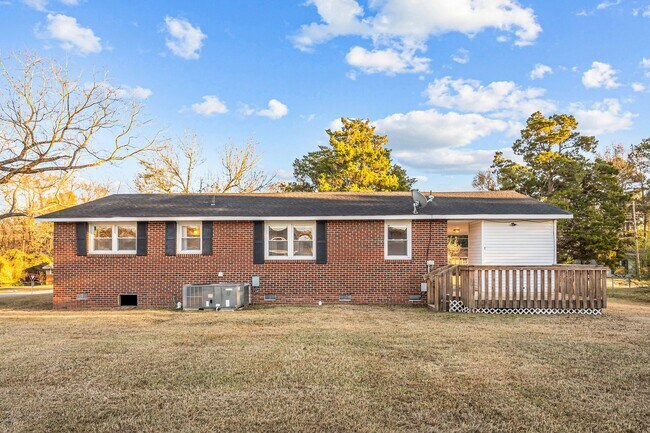 Building Photo - Welcome to Regalwoods!