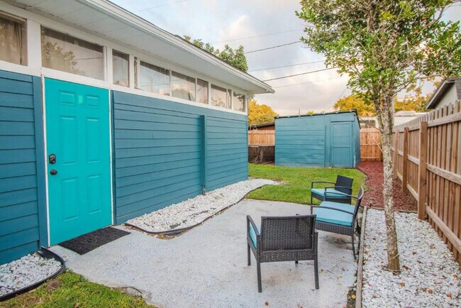 Building Photo - 1324 Catalpa Ln