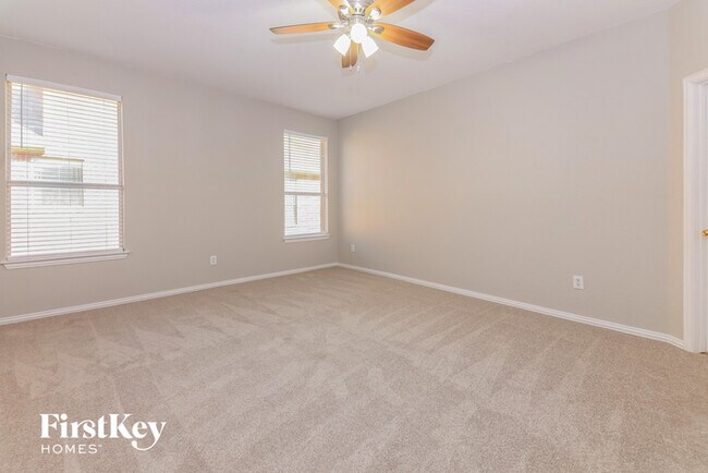 Building Photo - 2931 Clear Creek Dr