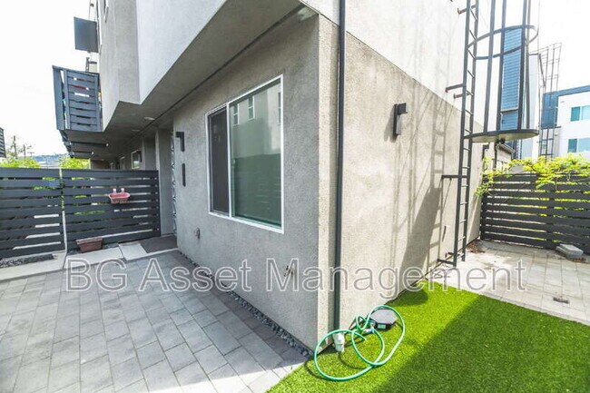 Building Photo - 3909 Wattling St