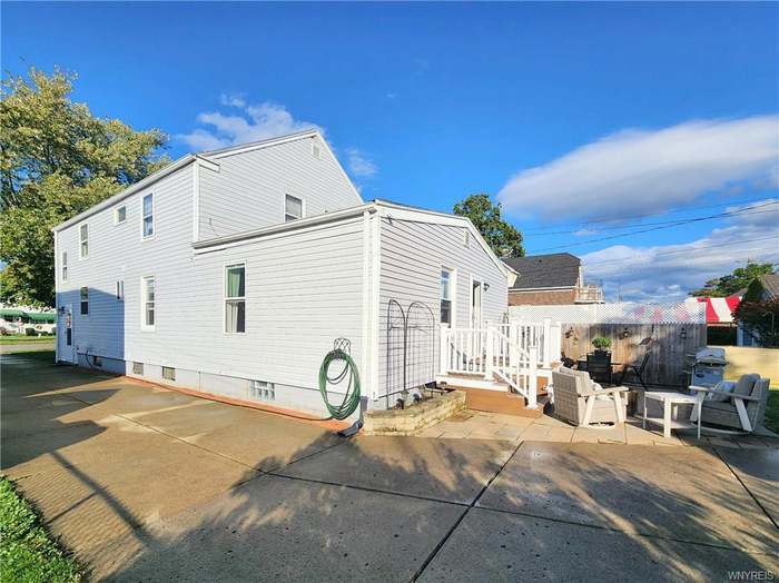 Building Photo - 161 Kimberly Ave