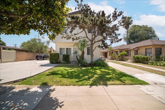 Building Photo - 7100-7104 1/2 Kittyhawk Ave. 1/2-7102