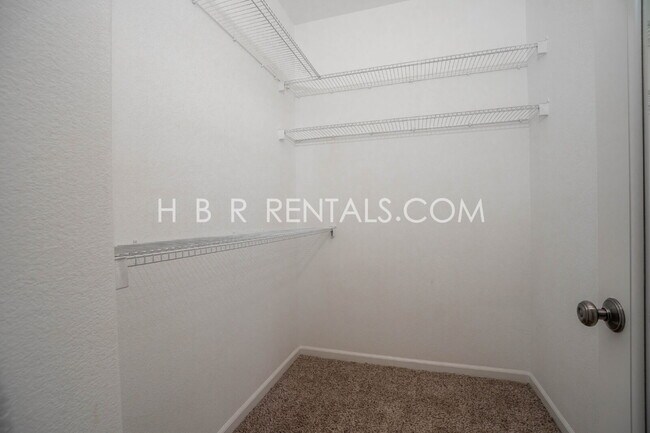 Building Photo - 521 S Altura Ct