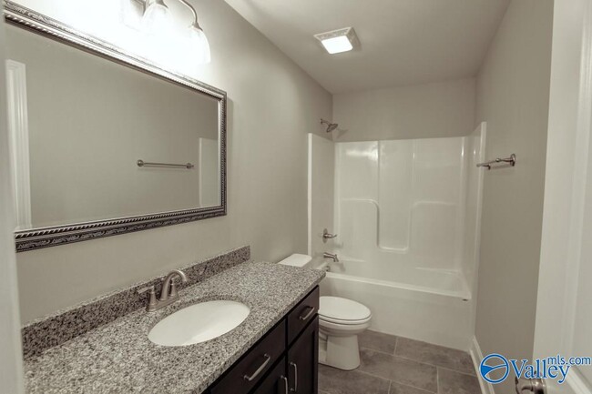 Building Photo - 17212 Stonegate Dr