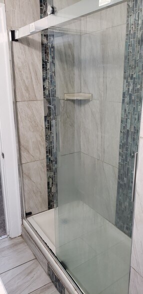 Building Photo - 535 Shelbourne Ave