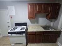 Building Photo - 3413 W 10th St