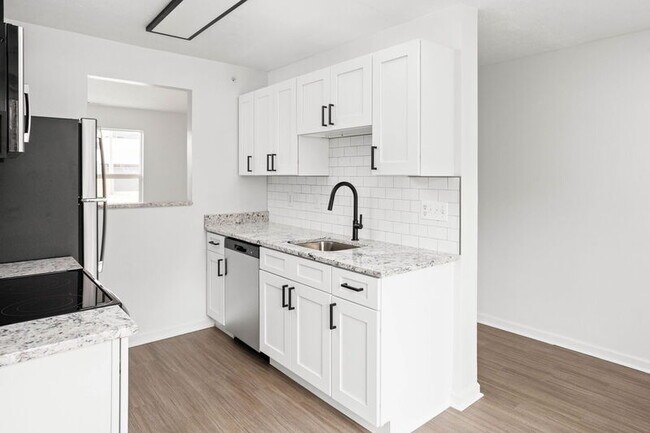 Building Photo - 3821 Central Ave