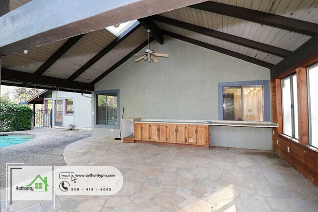 Building Photo - 15714 Middletown Park Dr