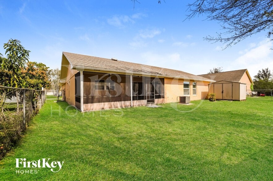 Building Photo - 724 Dromedary Dr