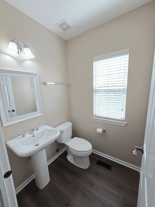 Building Photo - 3401 Kentshire Cir