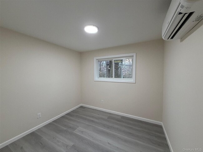 Building Photo - 14 Cornwall Ln