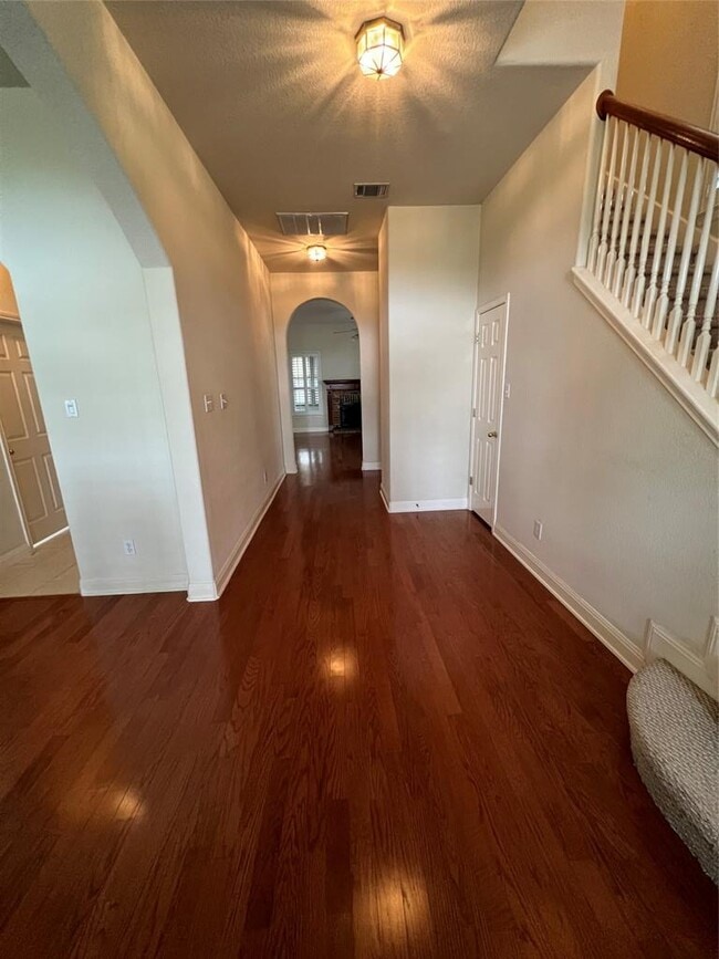 Building Photo - 6126 Hartson