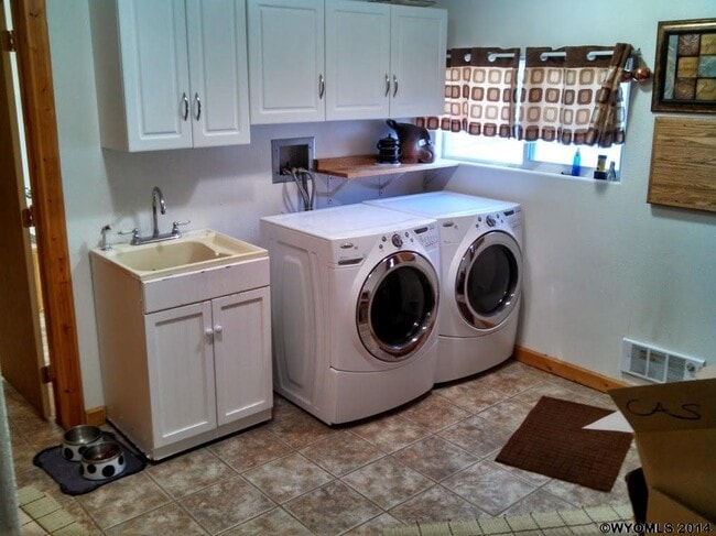 Building Photo - 3276 Mid Way Rd