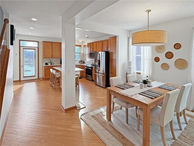 Building Photo - 4591 Empress Way N