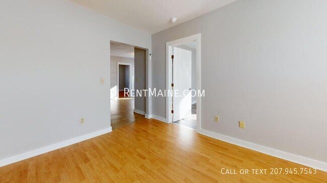 Building Photo - 119 Main St