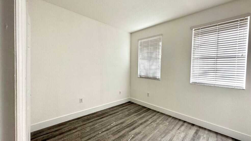 Building Photo - 10911 NW 79th St