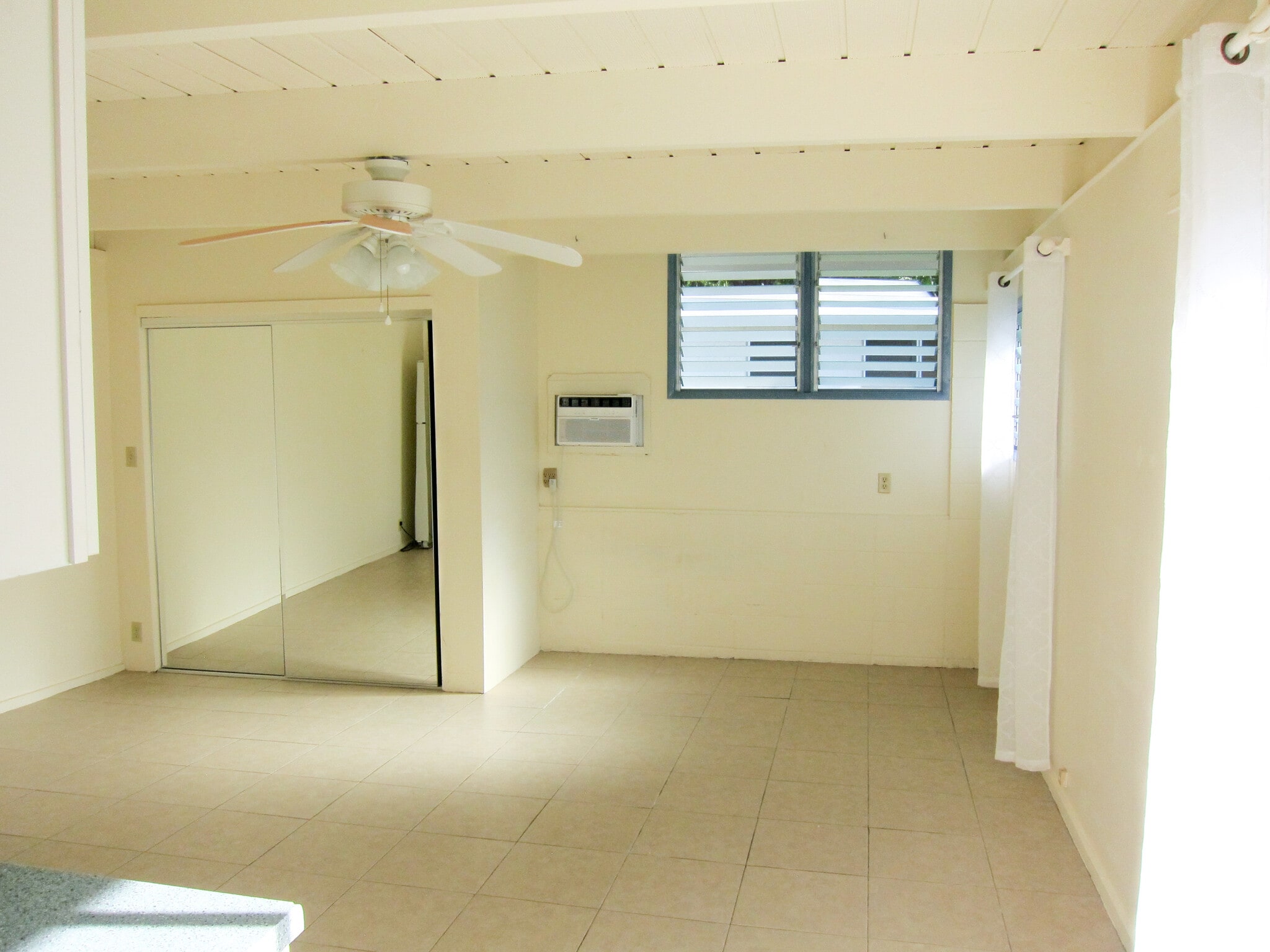 Building Photo - 491 Paumakua Way