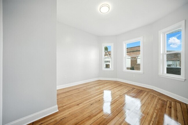 Building Photo - 155 Wellington Hill St
