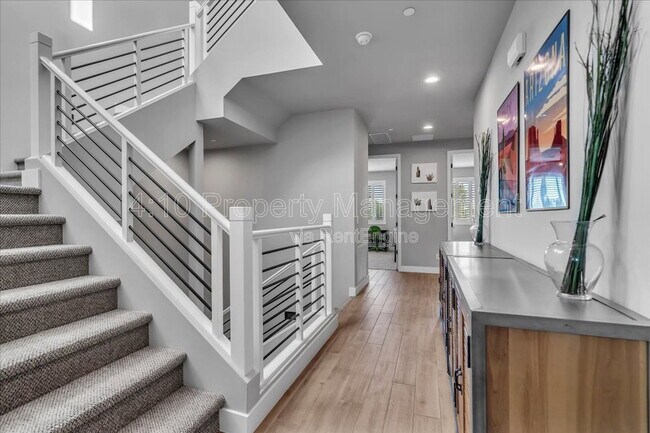 Building Photo - 1111 E Missouri Ave