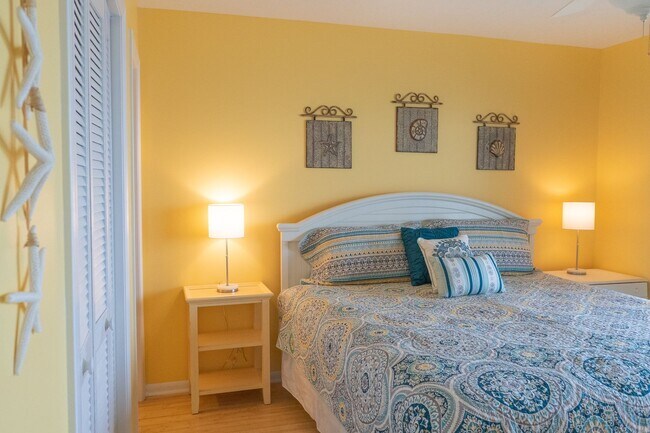 Building Photo - ELEGANT OCEANFRONT OFF-SEASON RENTAL FOR YOUR PERFECT WINTER GETAWAY