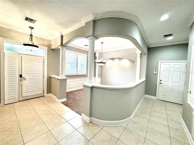 Building Photo - 601 Saxony Blvd