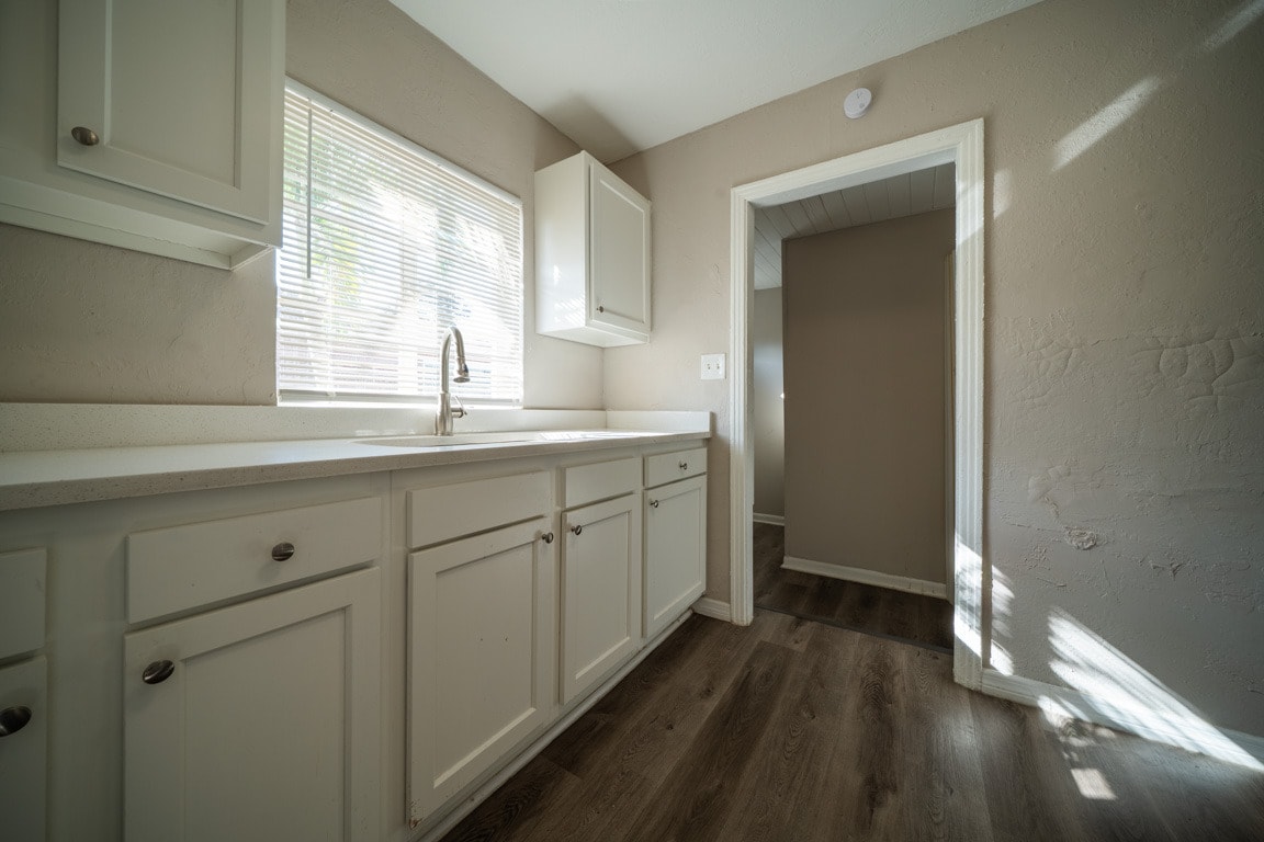 Building Photo - 925 17th St S