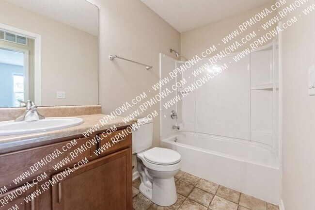 Building Photo - 9145 Greenspire Dr