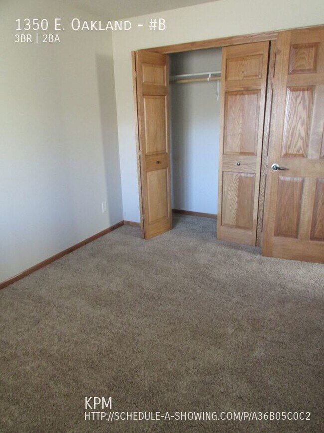 Building Photo - 1350 E. Oakland-#B