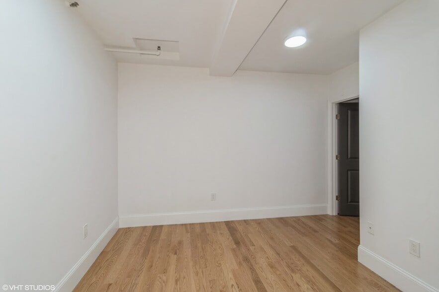 Building Photo - 75 Westland Ave