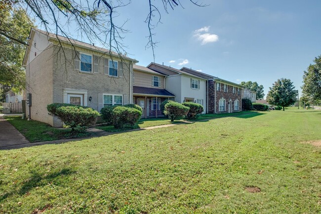 Building Photo - 1301 Neelys Bend Rd