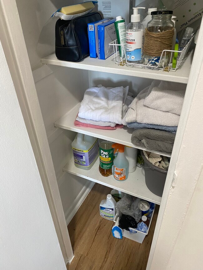 Building Photo - 5340 Holmes Run Pkwy