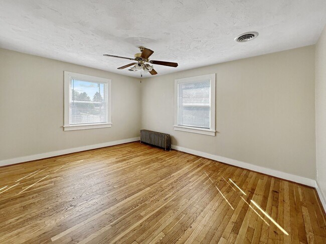 Building Photo - 209-211 Peach Street