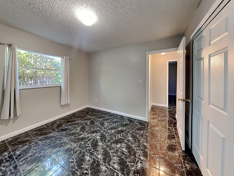 Building Photo - 1215 Lake Highland Dr