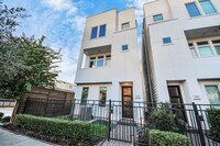 Building Photo - 1315 Nagle St