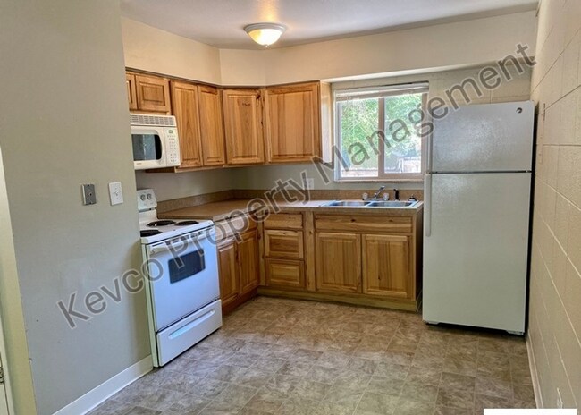 Building Photo - 419 Laporte Ave