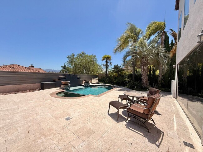 Building Photo - Luxurious Tuscan Style Villa in San Diego - Entertainers Dream!