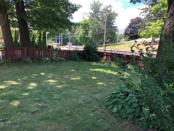 Building Photo - 320 Varnum Ave