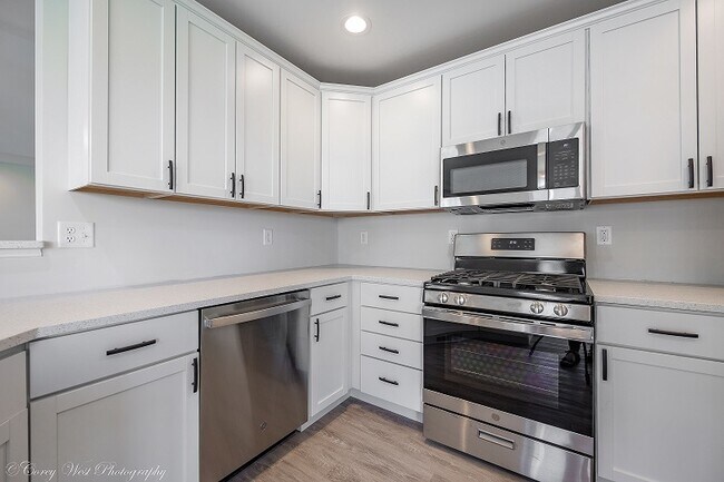 Building Photo - 2217 Concord Dr