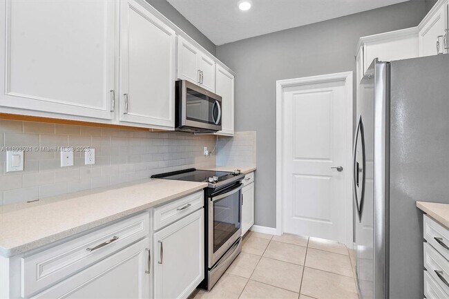 Building Photo - 1240 Eucalyptus Dr